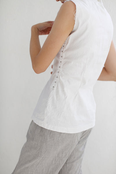 19.4.02 Linen Top with Side Opening